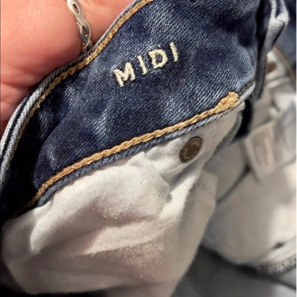 🔥Sold🔥 American Eagle Jean Shorts size 14 - Picture 5 of 6